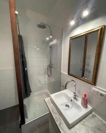Apartment Ideal Fuer Monteure Oder Studenten - Moeblierte In Roonstrasse Oberhausen Oberhausen (North Rhine-Westphalia)