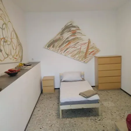 Ideal Fuer Monteure Oder Studenten - Moeblierte In Roonstrasse Lägenhet *