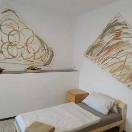 Ideal Fuer Monteure Oder Studenten - Moeblierte In Roonstrasse Lägenhet