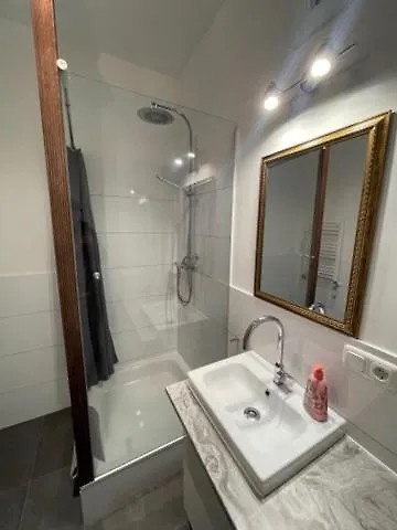 Appartement Ideal Fuer Monteure Oder Studenten - Moeblierte In Roonstrasse Oberhausen (North Rhine-Westphalia)