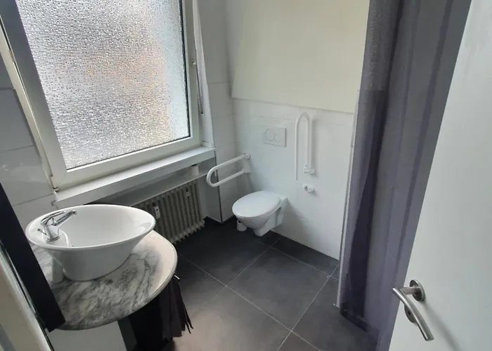 Ideal Fuer Monteure Oder Studenten - Moeblierte In Roonstrasse